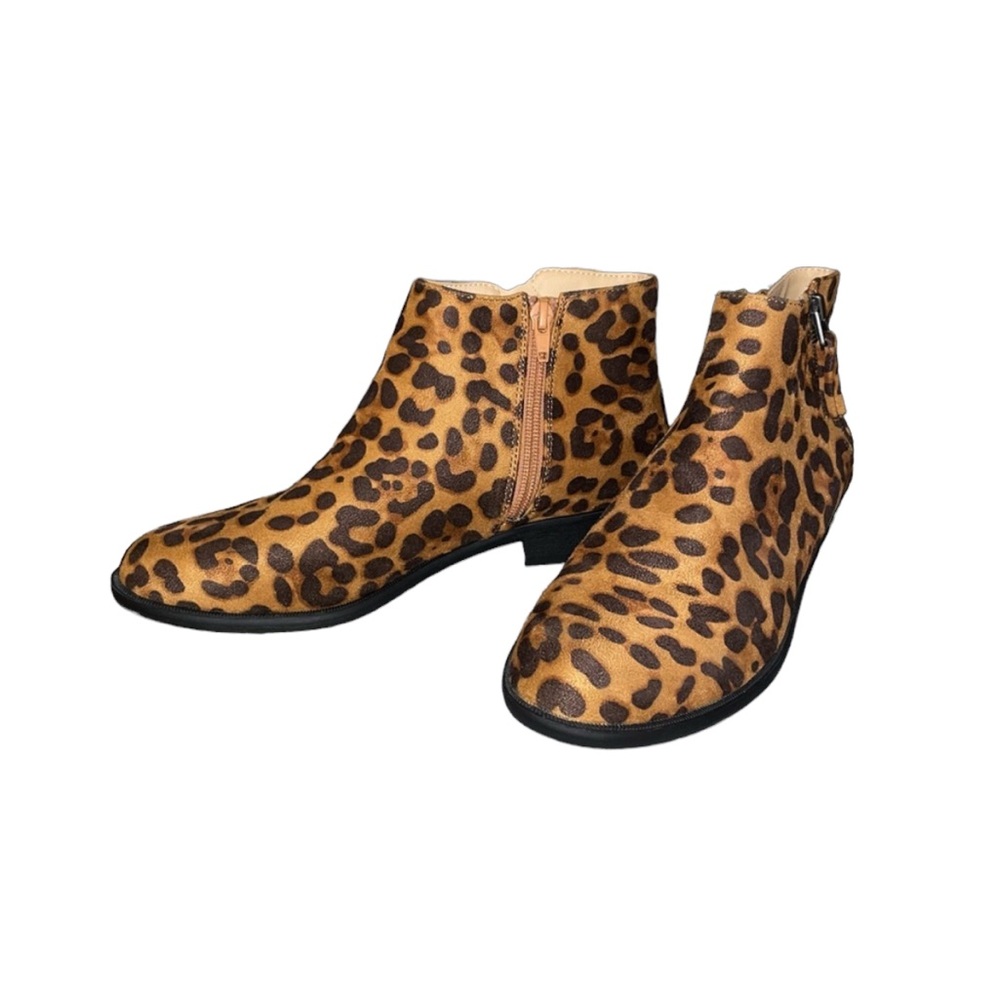 Time and Tru leopard print ankle boots with double side zip closure size 8 1/2